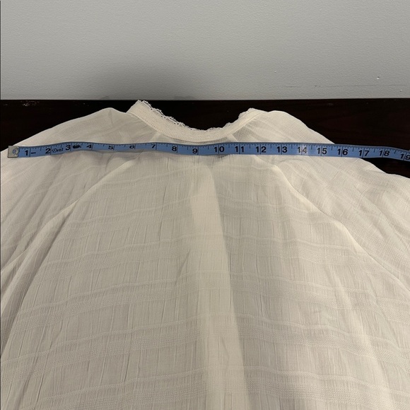 Democracy White Button Front Blouse Size M – Boho Lace Trim Peasant Top - Picture 7 of 8